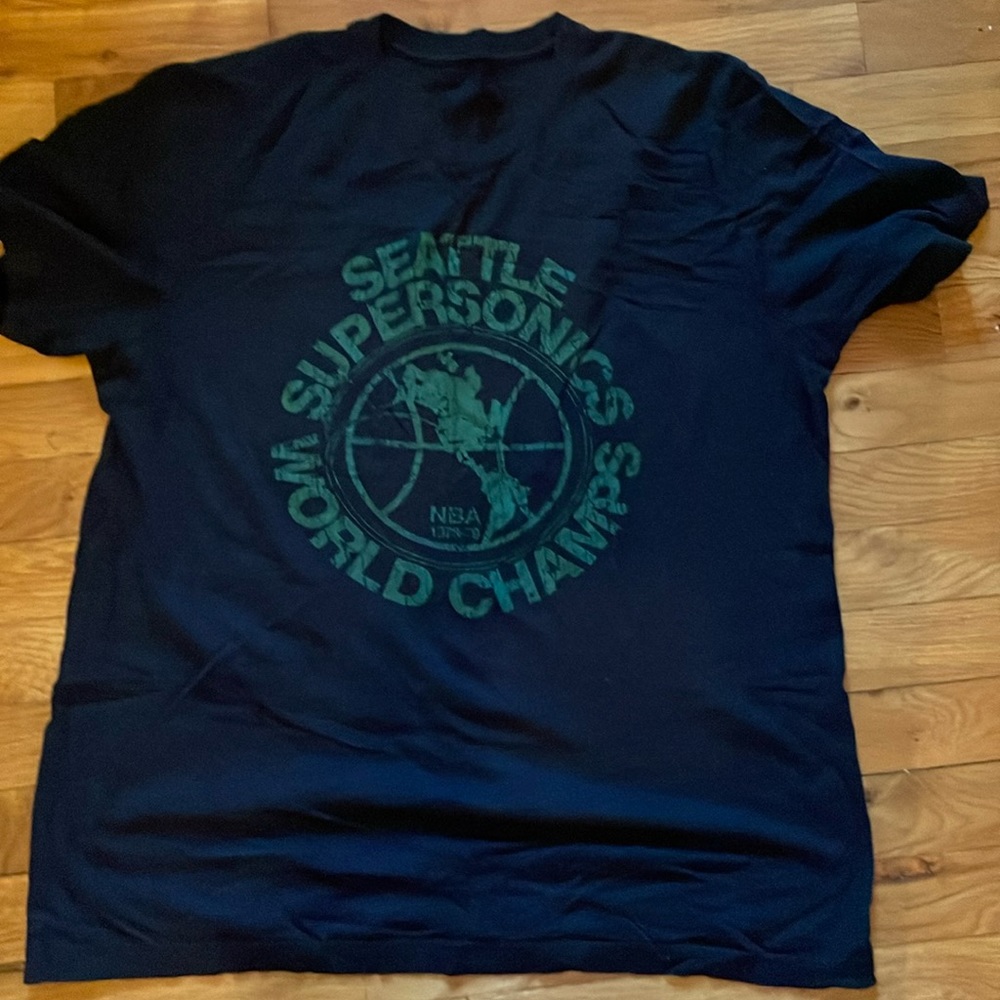 Seattle SuperSonics World Championship Men’s Shirt - Large
